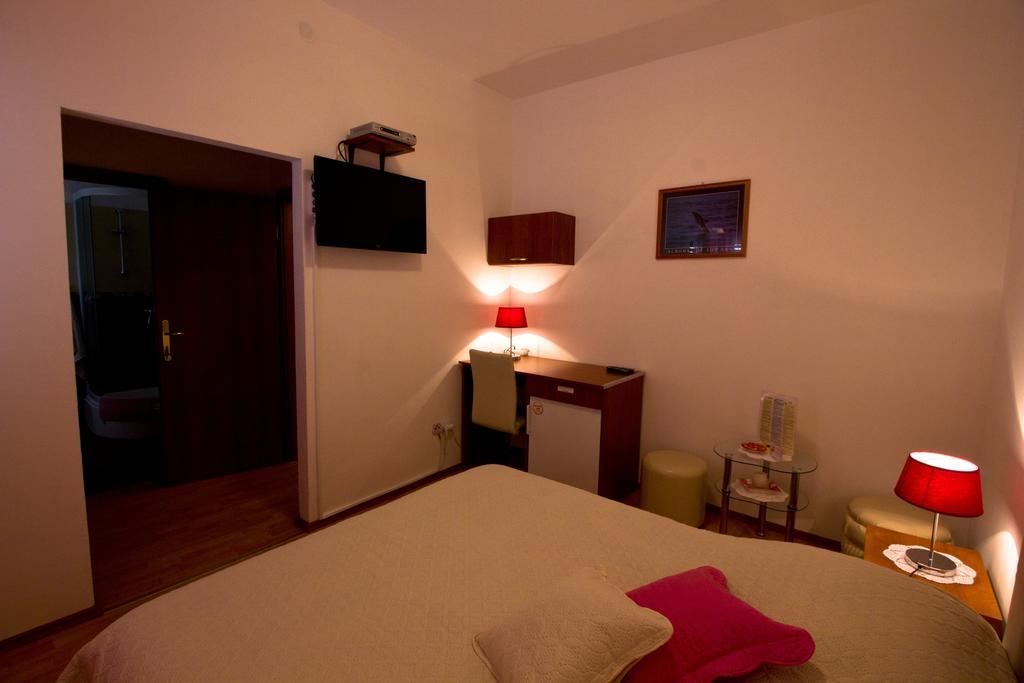 Apartments And Rooms Dis Vis Room photo