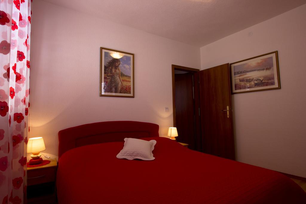 Apartments And Rooms Dis Vis Room photo