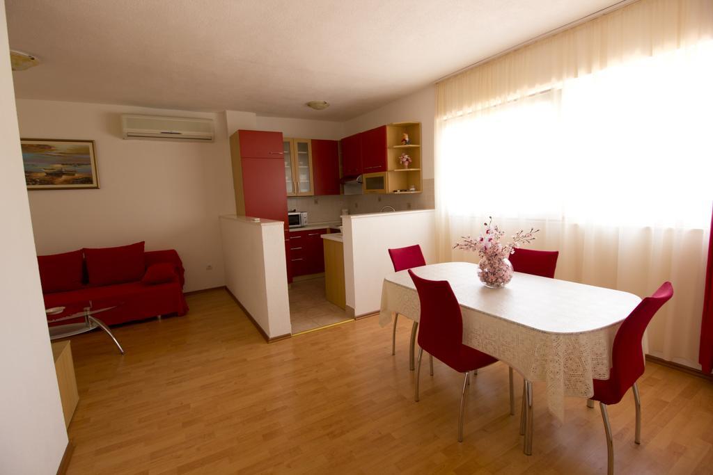 Apartments And Rooms Dis Vis Room photo