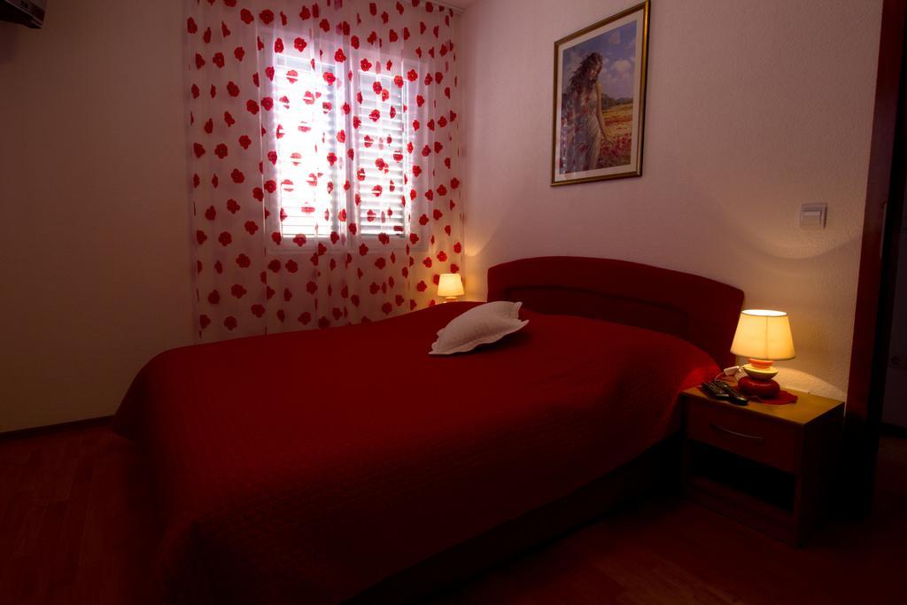 Apartments And Rooms Dis Vis Room photo
