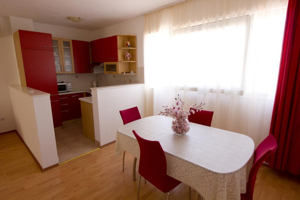 Apartments And Rooms Dis Vis Room photo