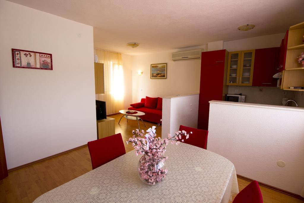 Apartments And Rooms Dis Vis Room photo